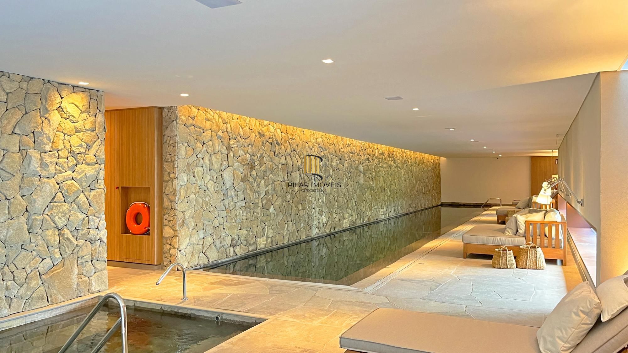 Belíssimo apartamento com projeto diferenciado e vista deslumbrante para o pôr do sol.