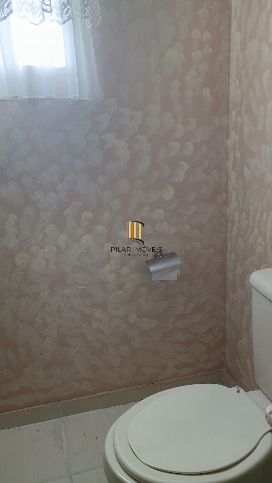Apartamento 2 dormitórios no Bairro Jardim Carvalho.
