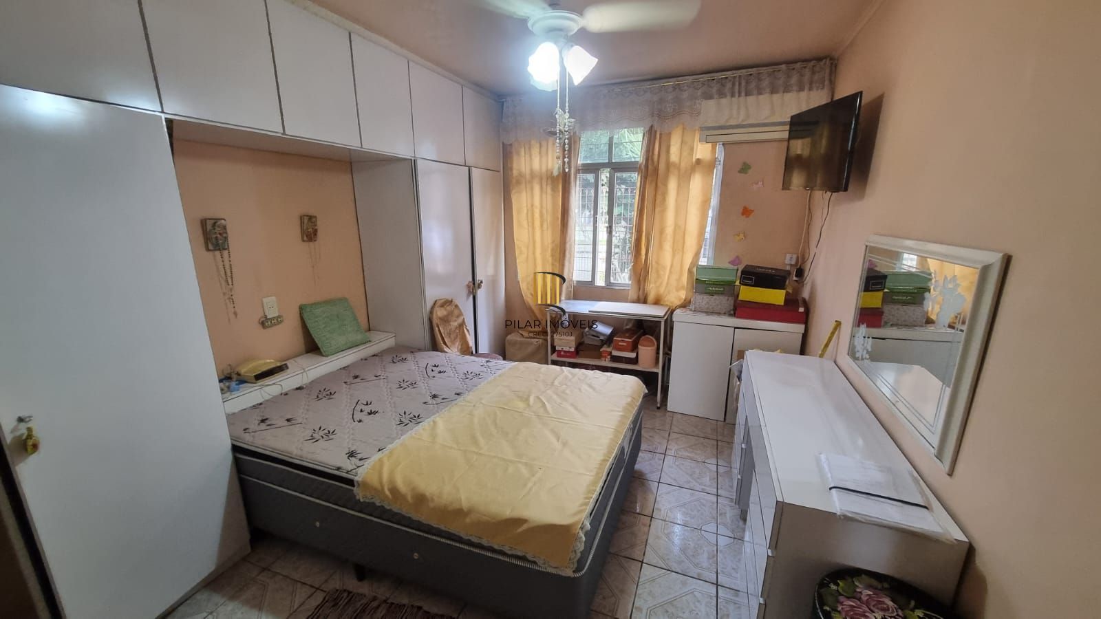 Linda residência com 3 dormitórios no Bairro Cavalhada.