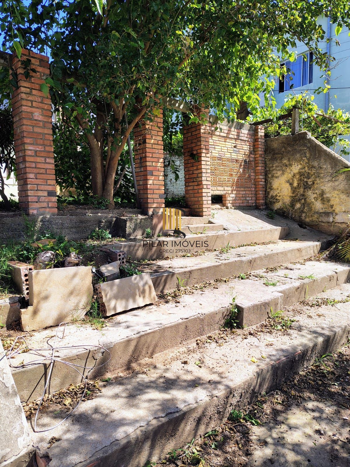 Residência com 3 dormitórios sendo 1 suíte á venda bairro Medianeira