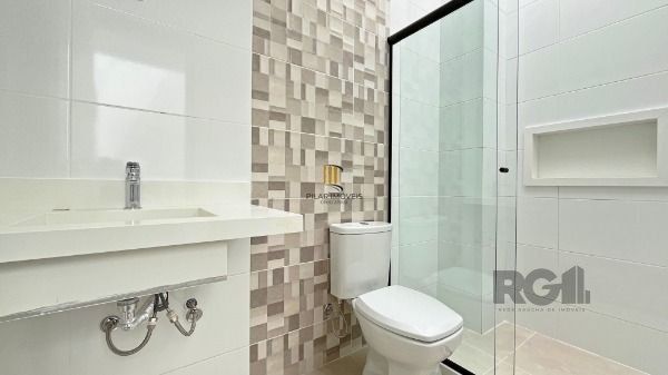 Casa Condominio em Porto Alegre, no bairro Campo Novo, com 3 dormitório(s), e 3 