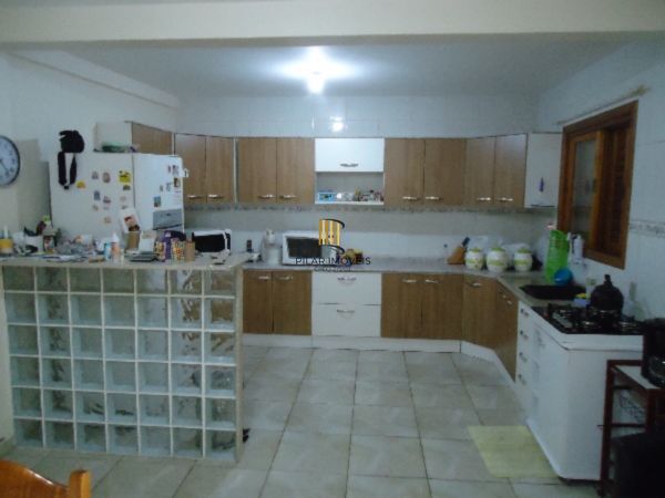 Casa para Venda - 220m², 3 dormitórios, sendo 1 suites, 2 vagas - Hípica