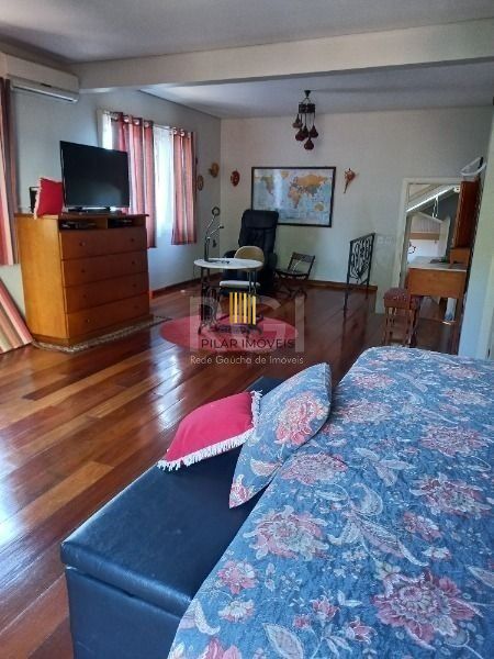 Casa para Venda - 683.64m², 4 dormitórios, sendo 3 suites, 6 vagas - Tristeza