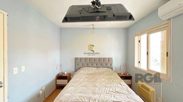 Casa em Porto Alegre, no bairro Cavalhada, com 2 dormitório(s), e 2 banheiros, à