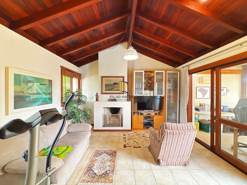 Linda Residência com 3 dormitórios sendo 1 suíte no Jardim Isabel.