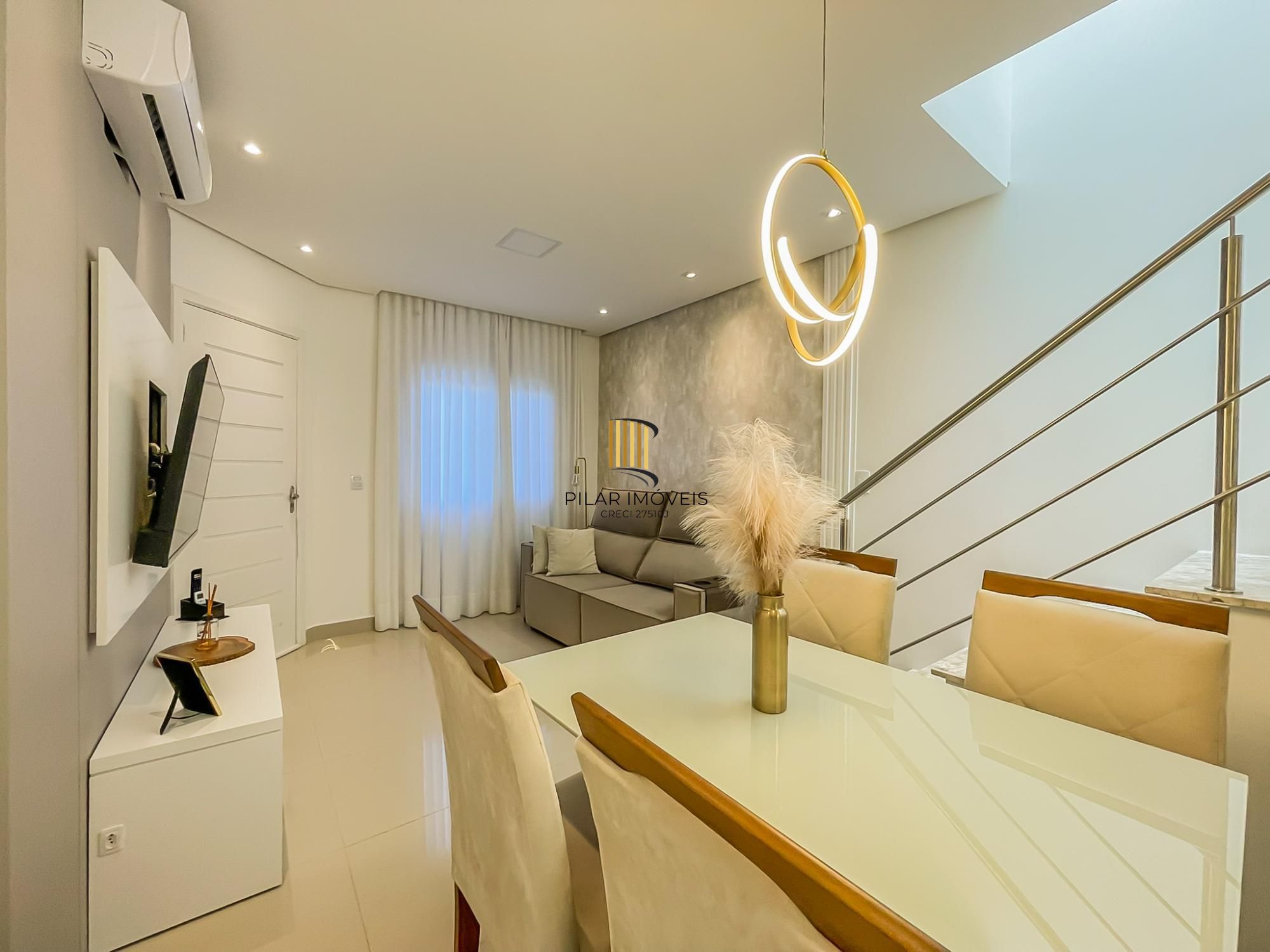 Excelente sobrado em condomínio na Tristeza