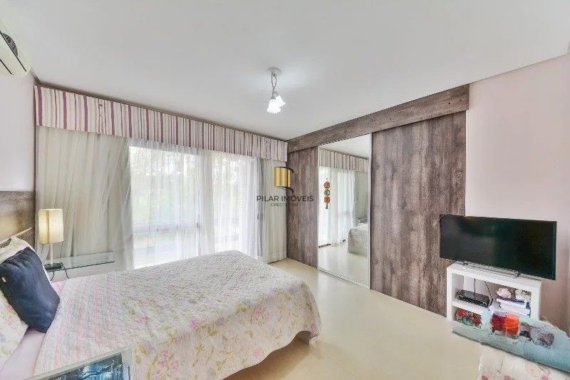 Casa à venda com 280m² | 3 dormitórios | 1 suíte | 2 vagas | Ipanema – Porto Alegre