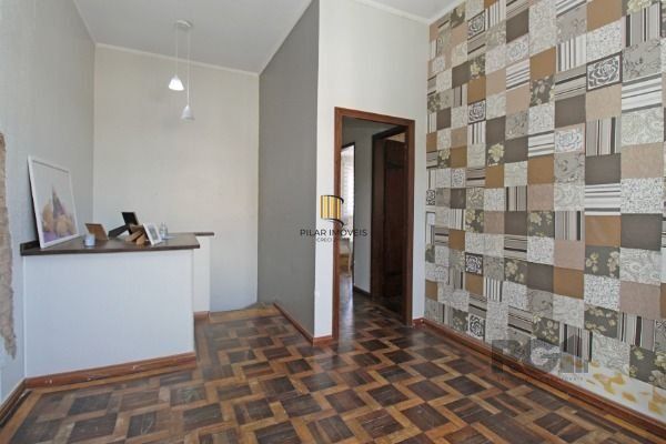 Casa em Porto Alegre, no bairro Floresta, com 3 dormitório(s), e 3 banheiros, à