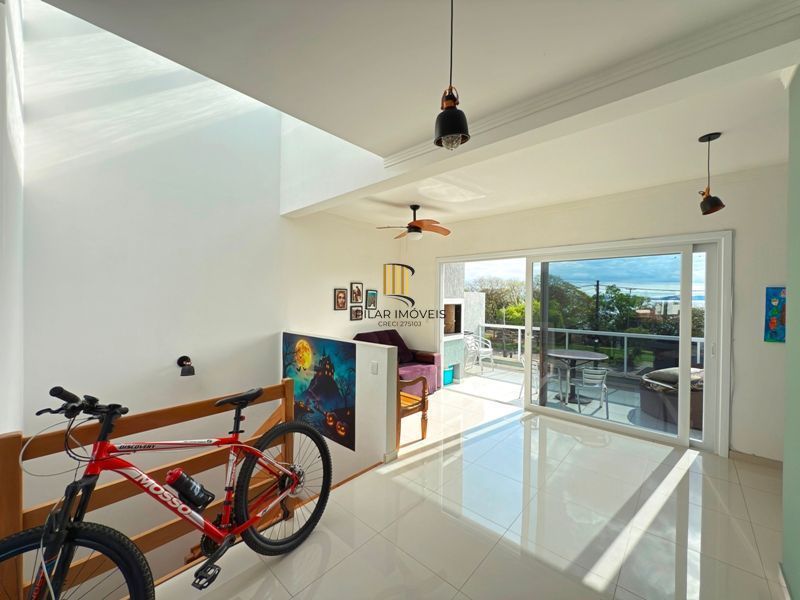 Casa com vista para o Rio e 3 dormitórios