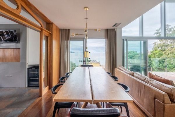 Casa para Venda - 463.7m², 4 dormitórios, sendo 4 suites, 4 vagas - Vila Conceiç