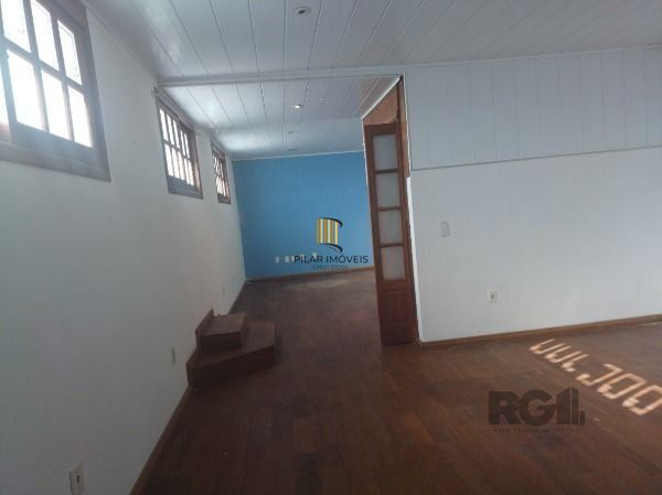 Casa em Porto Alegre, no bairro Restinga, com 4 dormitório(s), e 4 banheiros, à 
