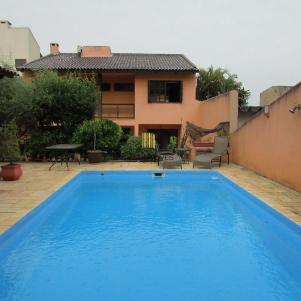 Casa para Venda - 340m², 4 dormitórios, sendo 2 suites, 3 vagas - Jardim Isabel