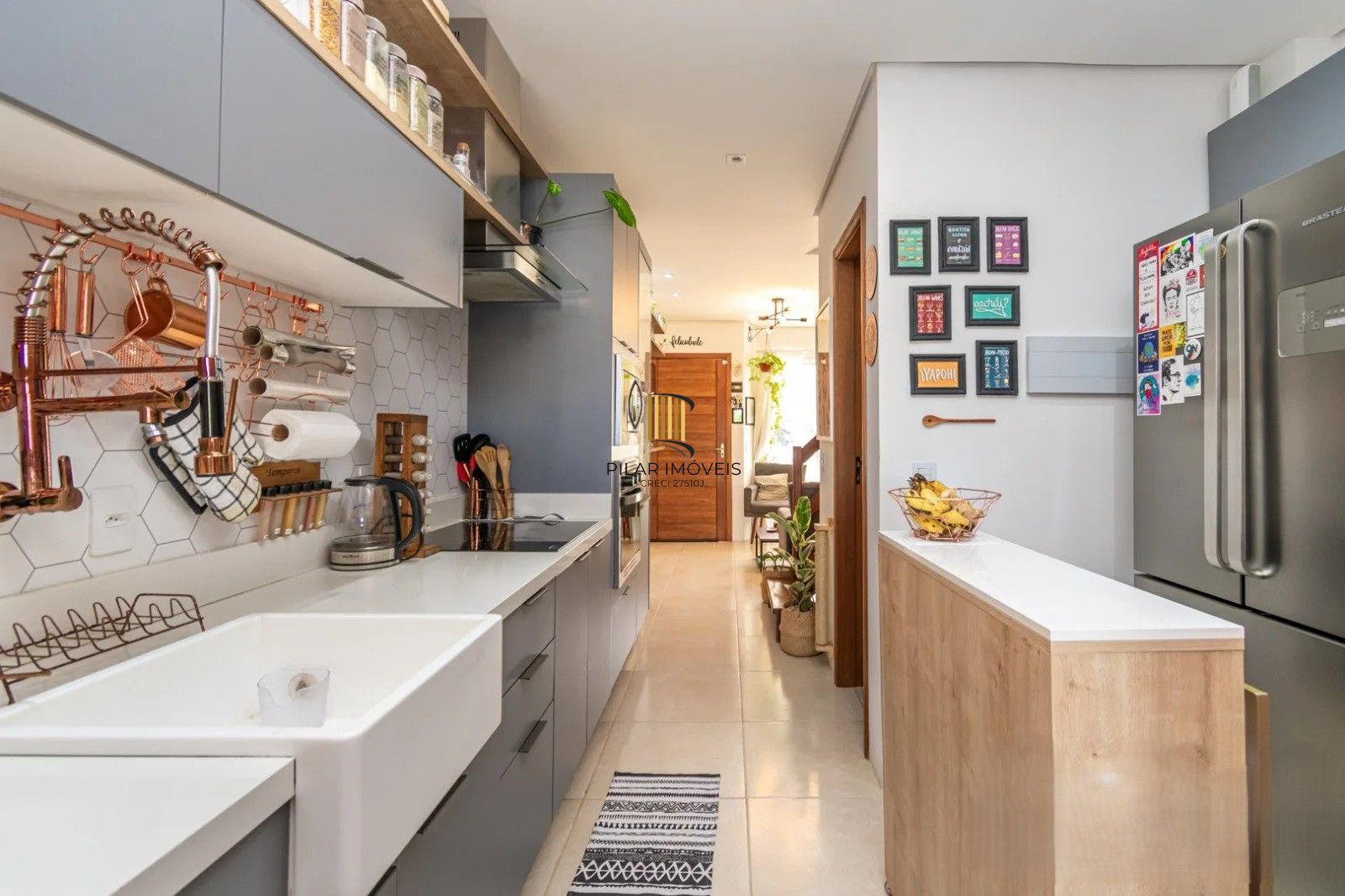 Excelente sobrado, semimobiliado,  com 77m², 2 dormitórios e 1 vaga de garagem. À venda no Hípica Boulevard – Zona Sul.