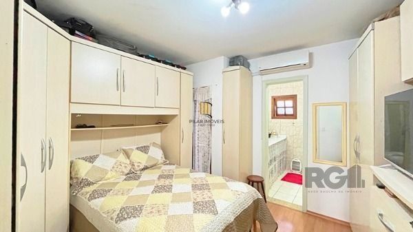 Casa em Porto Alegre, no bairro Ipanema, com 3 dormitório(s), e 3 banheiros, à v