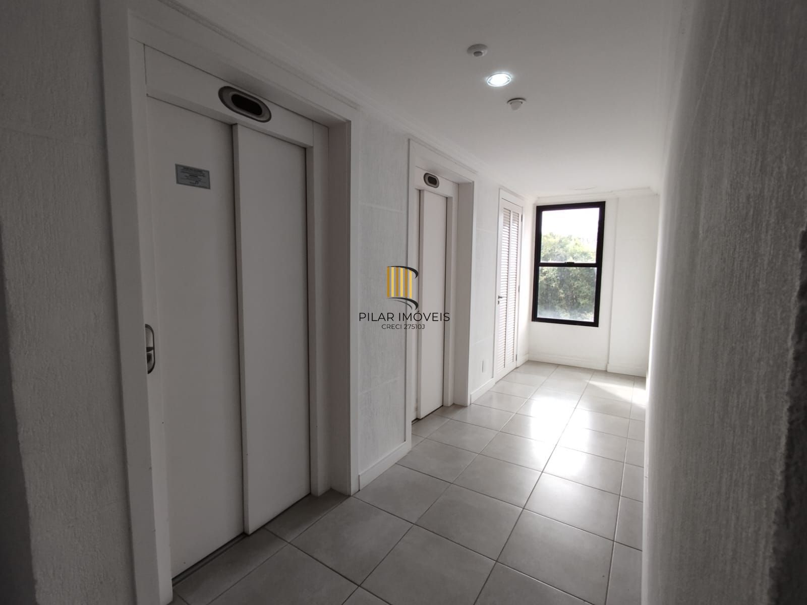 Apartamento com 3 Dormitórios, 2 vagas , uma quadra do Zaffari Otto