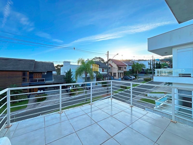 **Residência á venda no Condomínio Mountain ville  RS**