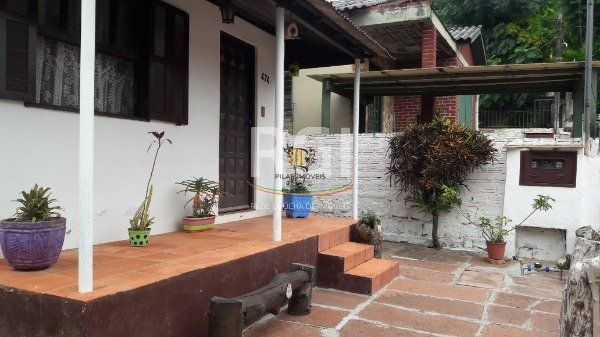 Sobrado para Venda - 280m², 4 dormitórios, 4 vagas - Cavalhada