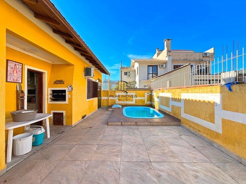 Residência com 2 dormitórios no  Residencial Jardins do Prado.