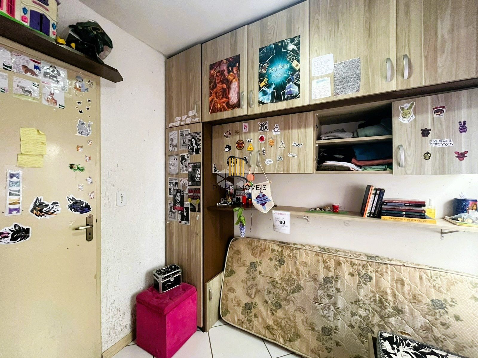 Apartamento 2 dormitórios, perto de todos recursos do bairro.