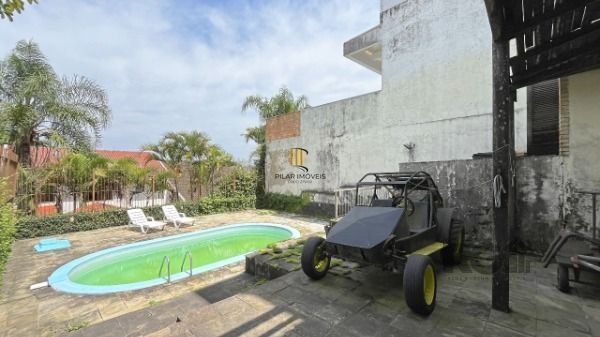 Casa em Porto Alegre, no bairro Ipanema, com 3 dormitório(s), à venda.