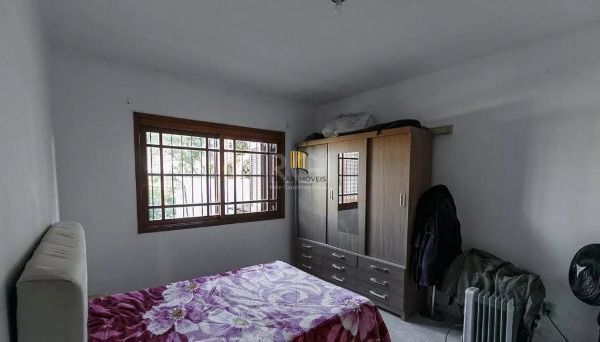 Casa em Porto Alegre, no bairro Cavalhada, com 5 dormitório(s), e 5 banheiros, à