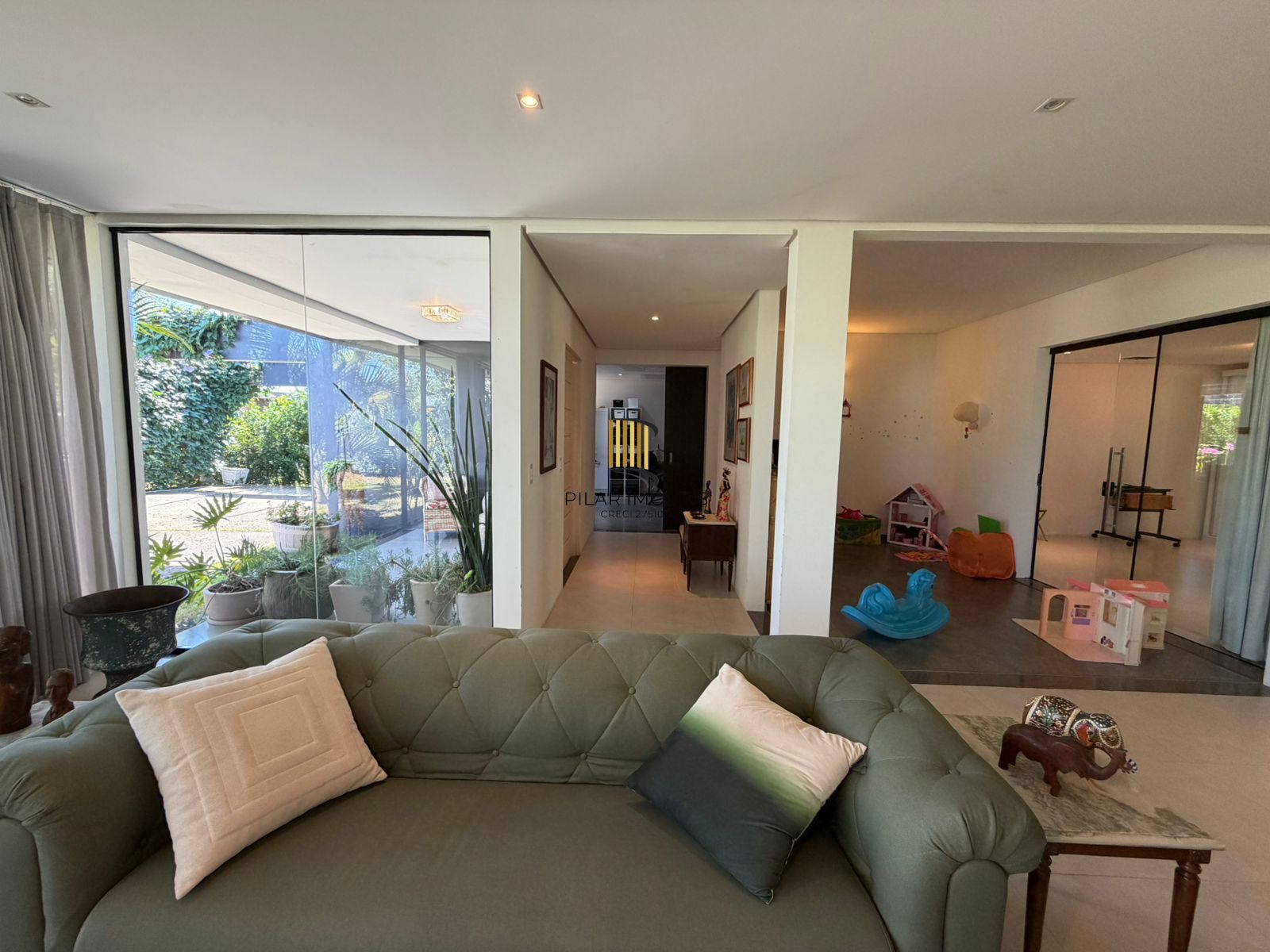 Linda Residência com 3 amplas suítes no Terra Ville.