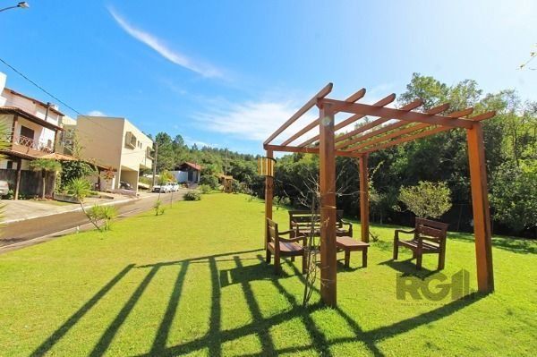 Casa em Porto Alegre, no bairro Aberta dos Morros, com 3 dormitório(s), e 3 banh