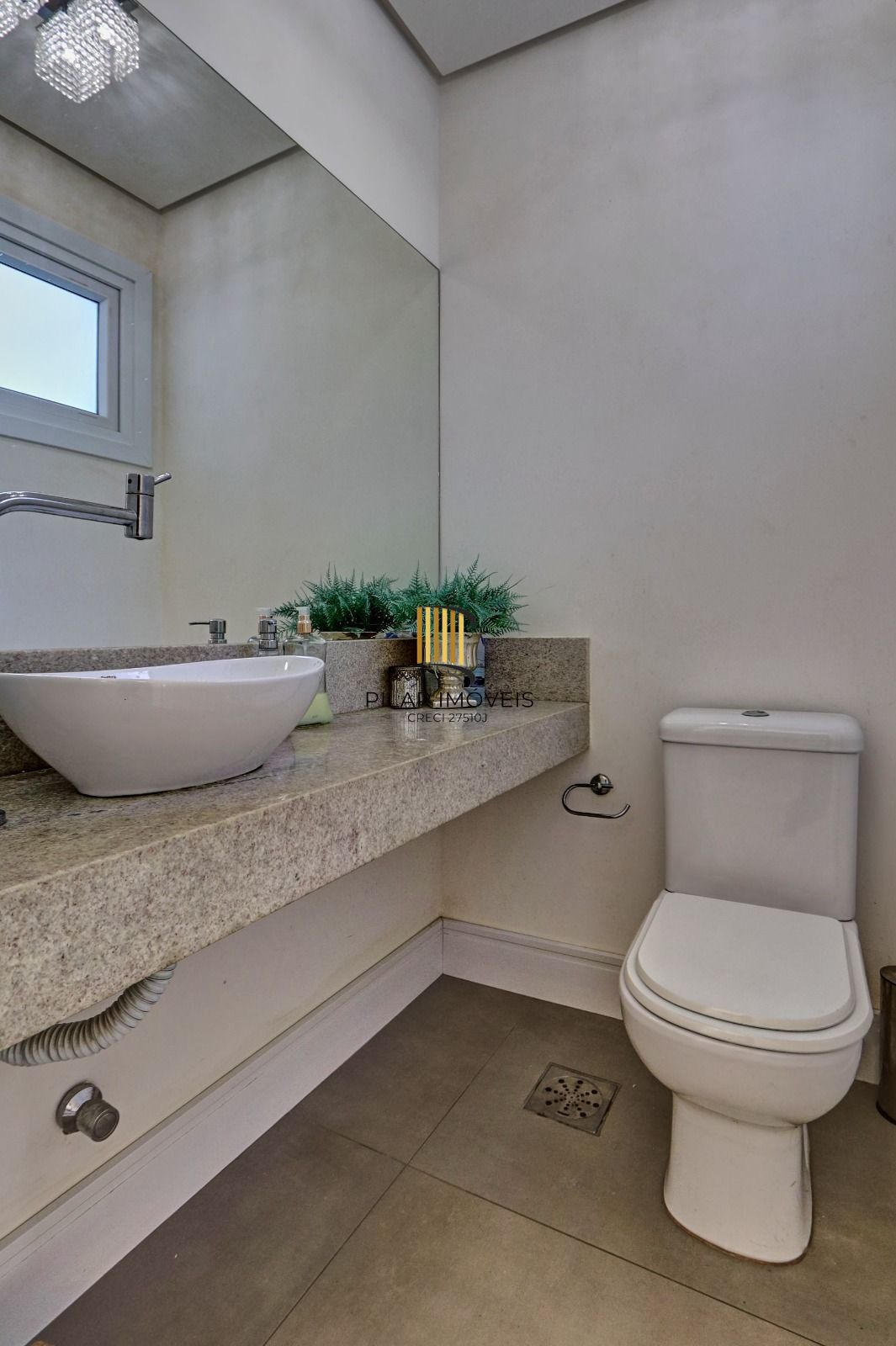 Casa Condominio para Venda - 211m², 3 dormitórios, sendo 3 suites, 4 vagas - Jar