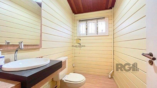 Casa em Porto Alegre, no bairro Ipanema, com 3 dormitório(s), e 3 banheiros