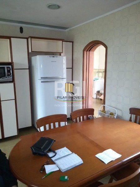 Casa para Venda - 741m², 5 dormitórios, sendo 3 suites, 9 vagas - Espirito Santo