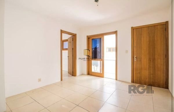 Apartamento em Porto Alegre, no bairro Medianeira, com 2 dormitório(s), e 2 banh
