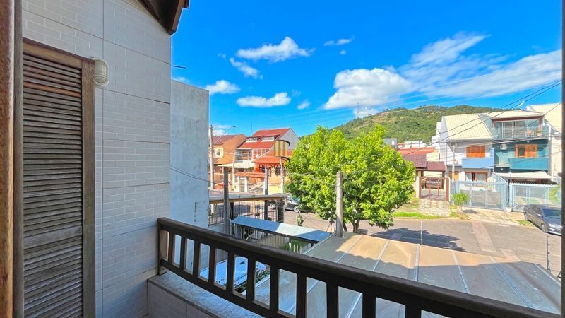 Casa 2 dormitórios à venda Guarujá Porto Alegre/RS