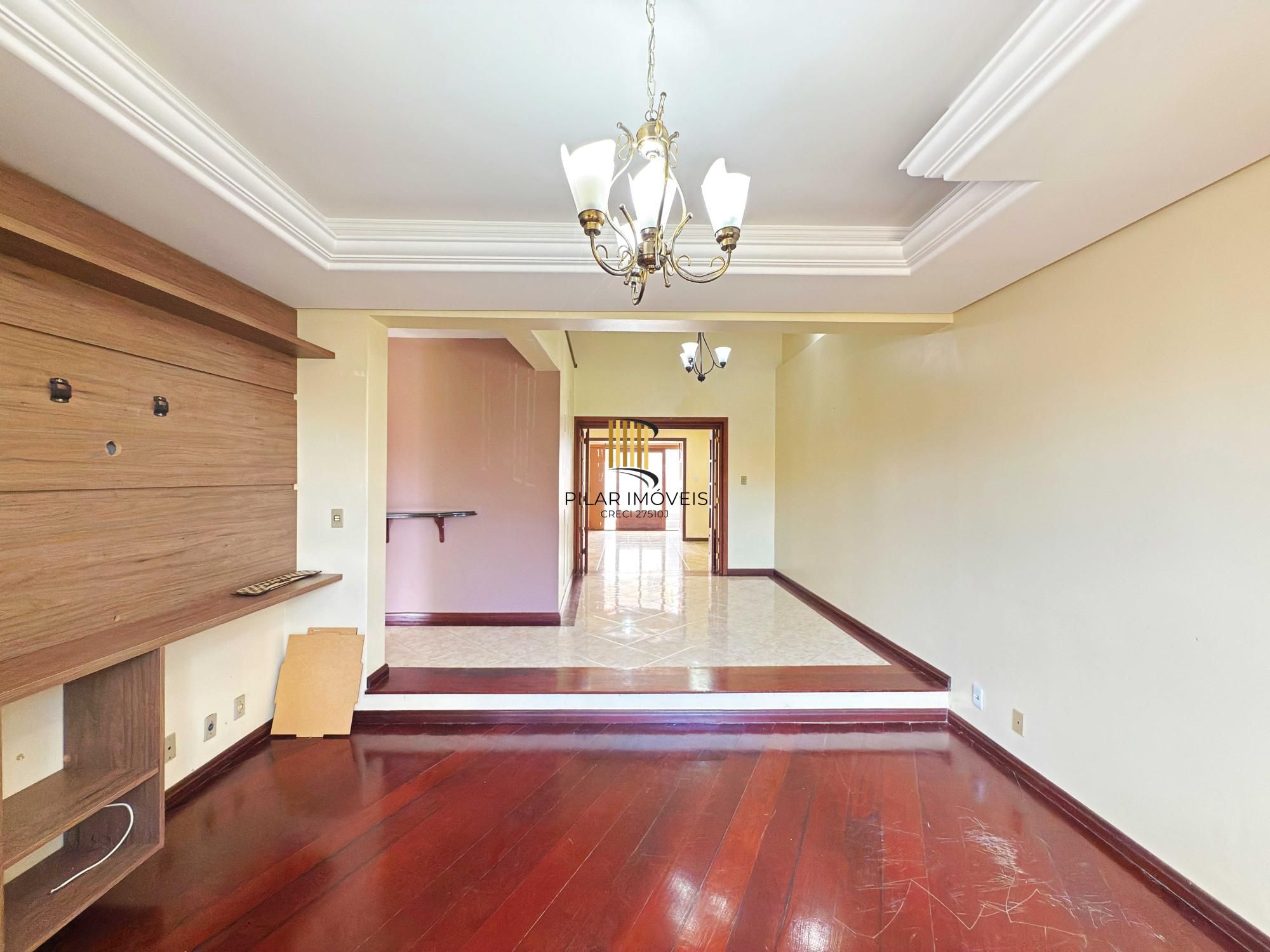 Casa 4 dormitórios no bairro Ipanema