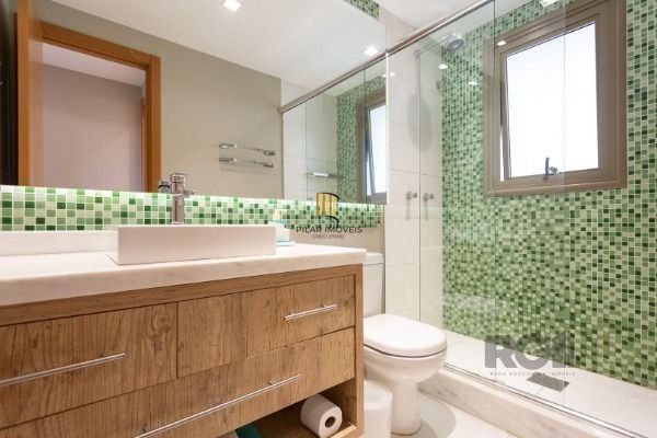 Apartamento em Porto Alegre, no bairro Cavalhada, com 3 dormitório(s), e 3 banhe