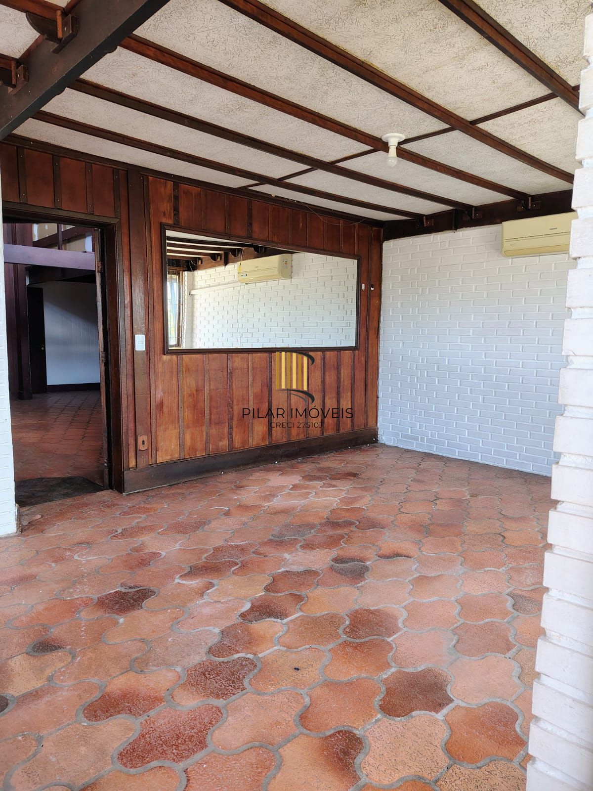 Residência com 3 dormitórios sendo 1 suíte á venda bairro Medianeira