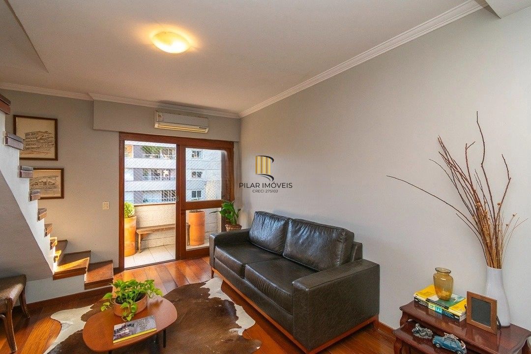 Cobertura ensolarada no coração de Petrópolis — 2 (ou 3) dormitórios + 1 vaga escriturada