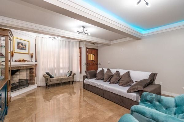 Residência com 4 dormitórios á venda no Bairro Jardim Izabel.