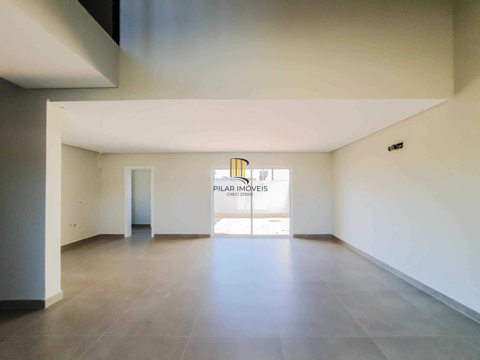 Condomínio Garden, bairro Hípica, 3 dormitórios, 1 suíte, pátio, infra de clube