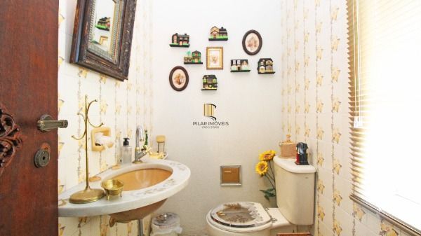 Cobertura em Porto Alegre, no bairro Petrópolis, com 3 dormitório(s), e 3 banhei