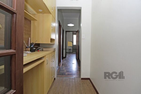 Casa em Porto Alegre, no bairro Floresta, com 3 dormitório(s), e 3 banheiros, à