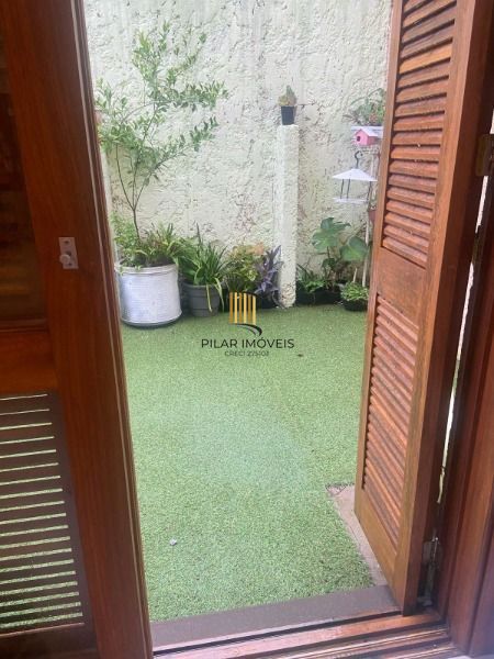 Casa para Venda - 108.8m², 2 dormitórios, sendo 2 suites, 1 vaga - Teresópolis