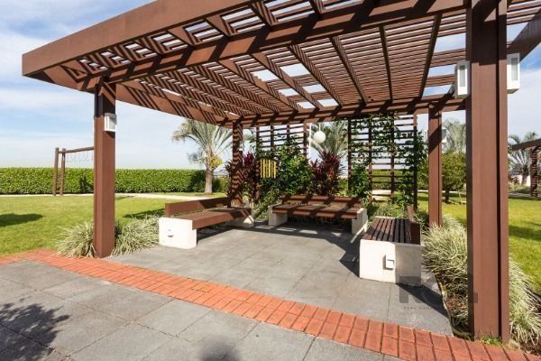 Apartamento em Porto Alegre, no bairro Cavalhada, com 3 dormitório(s), e 3 banhe