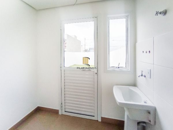 Casa em Porto Alegre, no bairro Aberta dos Morros, com 3 dormitório(s), à venda.