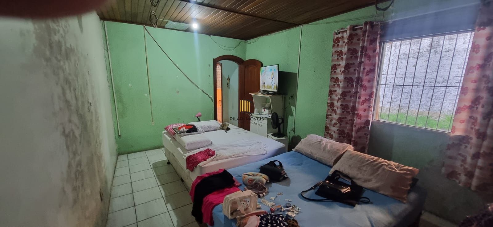 Ótimo terreno com casa em localização privilegiada no bairro.