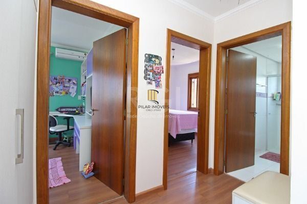 Casa Condominio em Porto Alegre, no bairro Glória, com 3 dormitório(s), e 3 banh