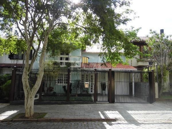 Sobrado para Venda - 208m², 3 dormitórios, sendo 1 suites, 4 vagas - Nonoai