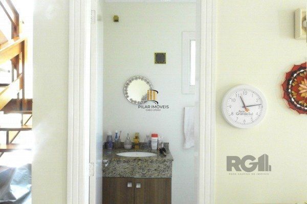 Casa em Porto Alegre, no bairro Espirito Santo, com 3 dormitório(s), e 3 banheir