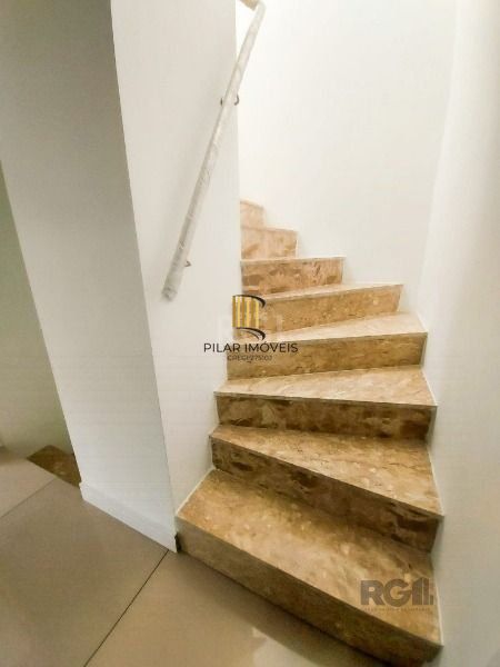 Casa Condominio em Porto Alegre, no bairro Tristeza, com 4 dormitório(s), e 4 ba