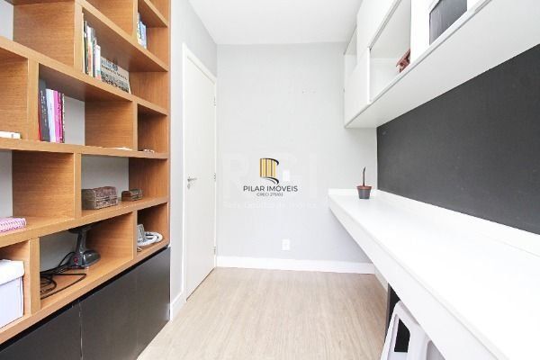 Apartamento em Porto Alegre, no bairro Cavalhada, com 2 dormitório(s), e 2 banhe