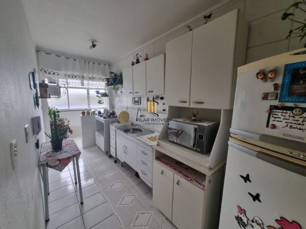 Apartamento em Porto Alegre, no bairro Cristal, com 2 dormitório(s), e 2 banheir